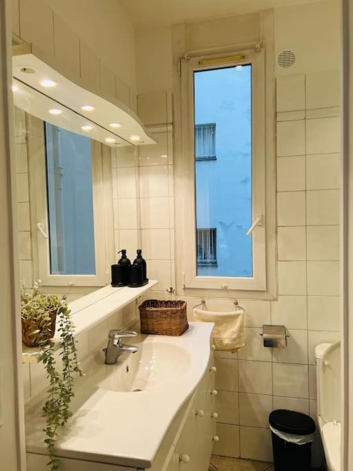 Au Pied De La Tour Eiffel Apartman Párizs Kültér fotó